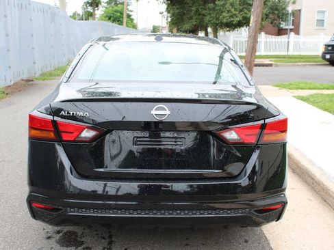 Used 2025 Nissan Altima 2.5 SV FWD image 6