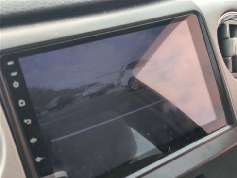 Used 2012 Ford F150 XLT w/ XLT Chrome Pkg image 11