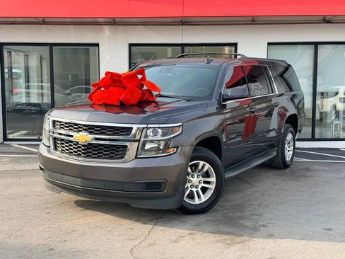 Used 2015 Chevrolet Suburban LT RWD image 1