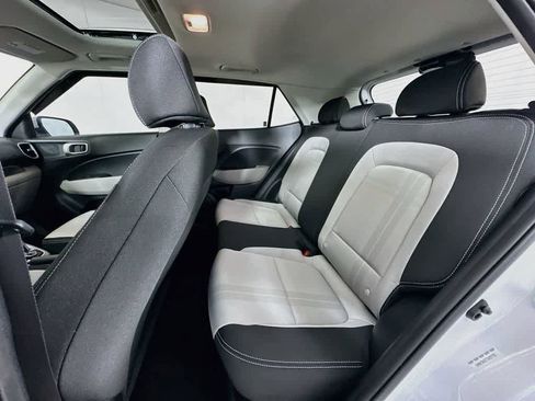 Used 2026 Hyundai Venue SEL FWD image 12