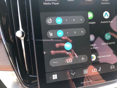 New 2026 Volvo XC90 B6 Plus w/ Protection Package Premier image 27