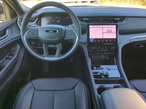 New 2025 Jeep Grand Cherokee L Limited w/ Luxury Tech Group II image 14