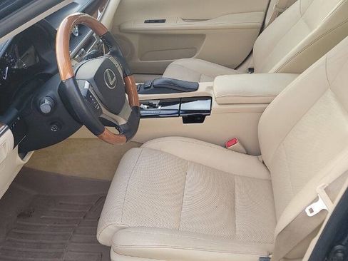 Used 2013 Lexus ES 300h image 28