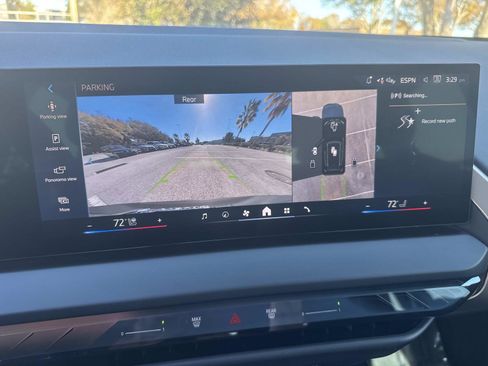 Used 2025 BMW X3 xDrive30i w/ Premium Package image 23