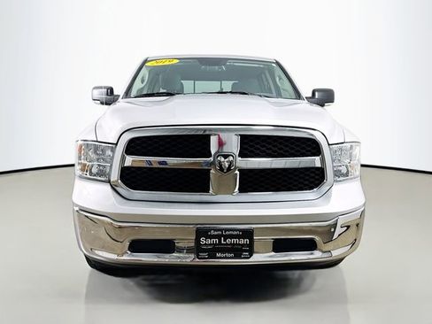 Used 2019 RAM 1500 Classic SLT w/ Luxury Group image 2