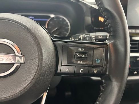 Used 2022 Nissan Pathfinder SV w/ SV Premium Package image 26