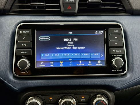 Used 2025 Nissan Versa SV FWD image 21