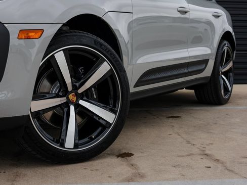 Certified 2026 Porsche Macan S AWD/4WD image 12