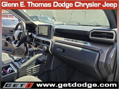 Used 2025 Toyota Tacoma SR5 AWD/4WD image 34