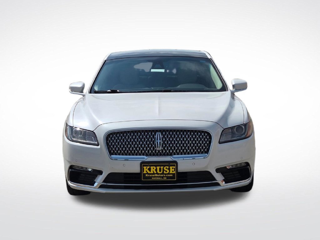 Used 2019 Lincoln Continental Select w/ Continental Climate Package AWD/4WD image 11