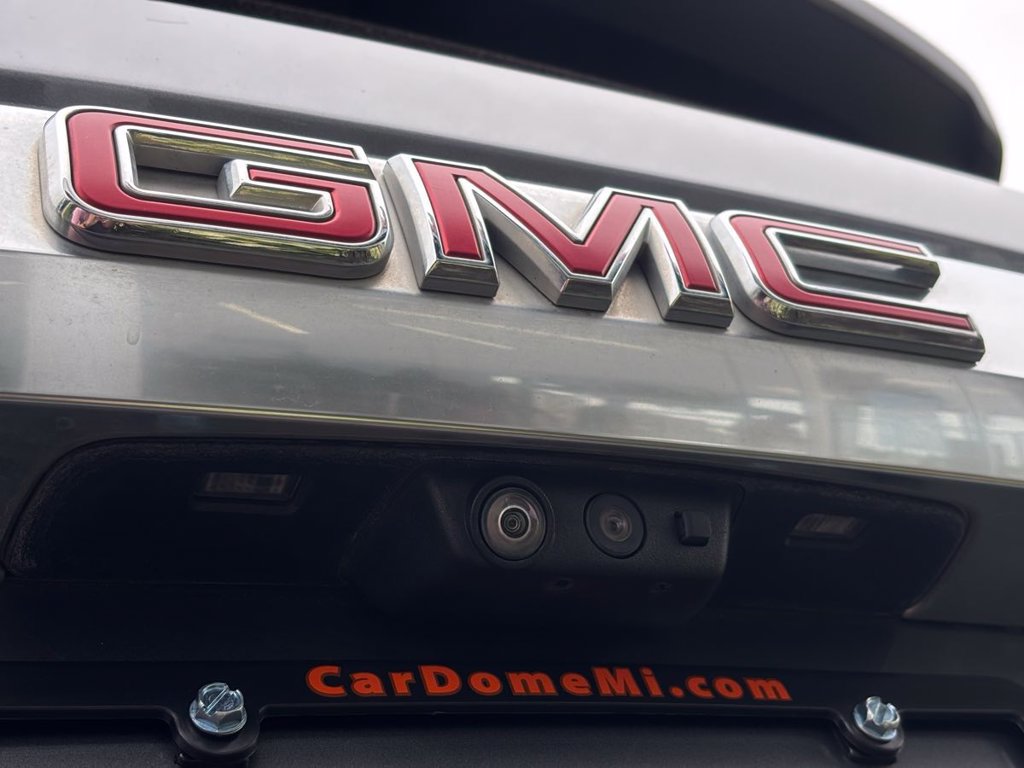 Used 2021 GMC Yukon XL Denali w/ Denali Ultimate Package AWD/4WD image 10