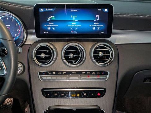 Used 2023 Mercedes-Benz GLC 300 4MATIC Coupe image 17