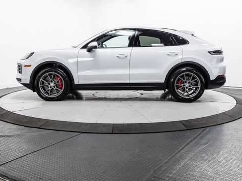 Used 2024 Porsche Cayenne S AWD/4WD image 4