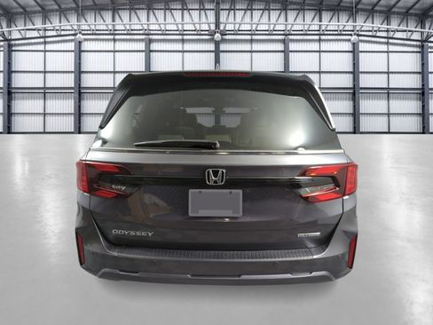 New 2026 Honda Odyssey Touring image 3