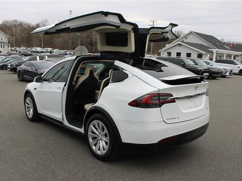 Used 2019 Tesla Model X 100D image 6