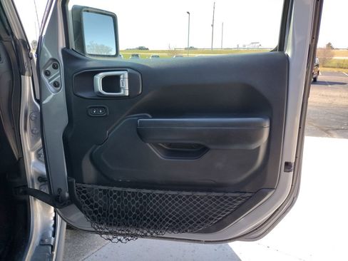 Used 2021 Jeep Gladiator Sport AWD/4WD image 31