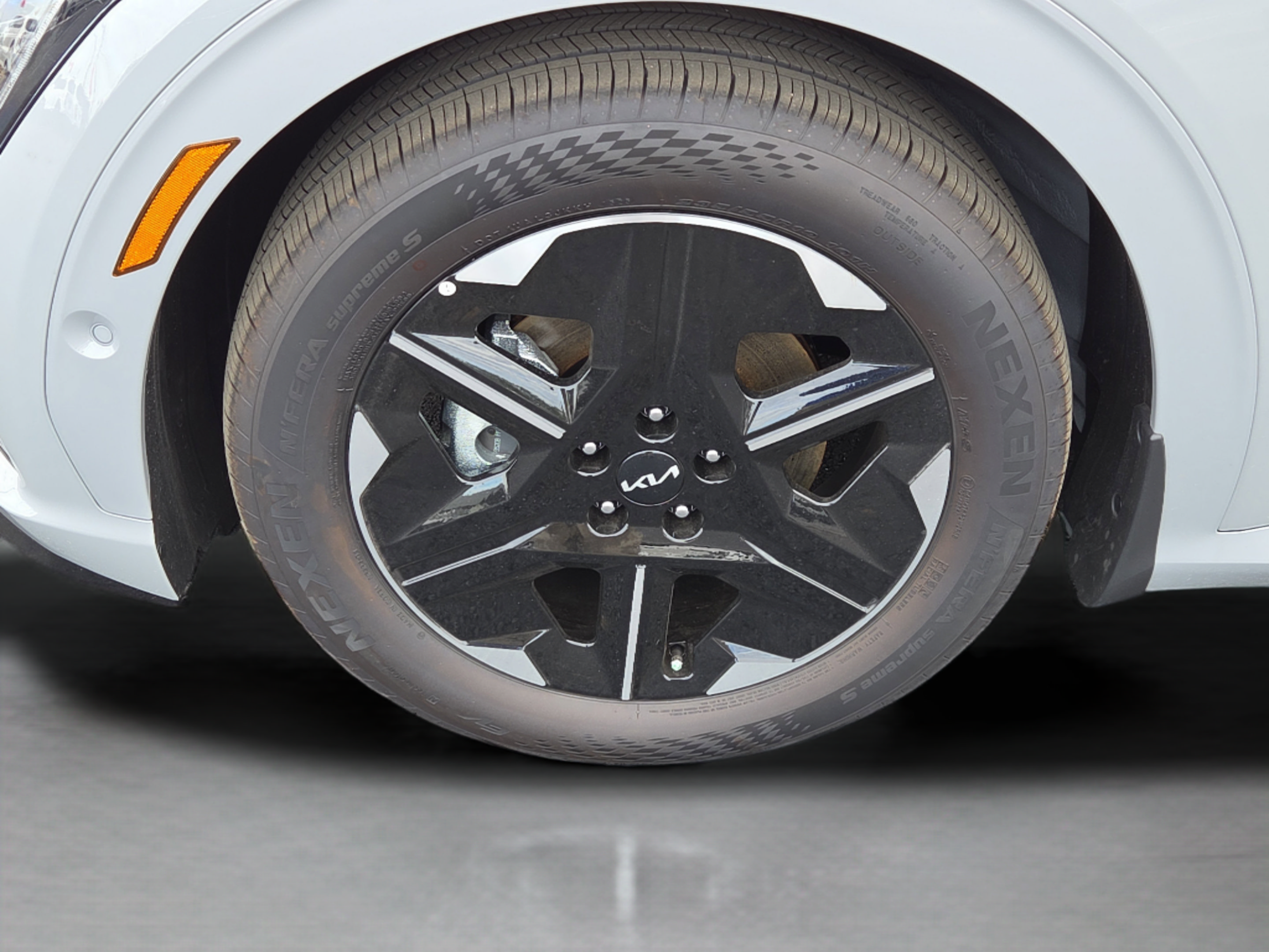 New 2025 Kia EV6 GT-Line RWD image 8