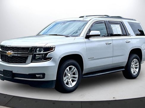 Used 2016 Chevrolet Tahoe LT w/ Luxury Package AWD/4WD image 4
