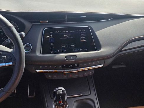 Used 2023 Cadillac XT4 Sport image 17