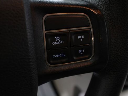 Used 2012 Dodge Grand Caravan SXT image 29