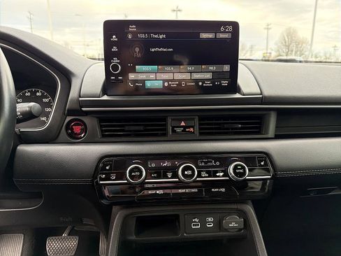 Used 2023 Honda Pilot EX-L image 17