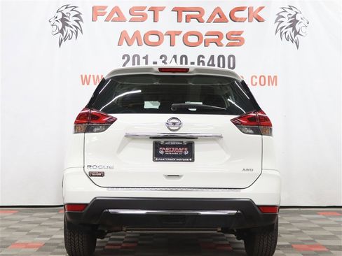 Used 2018 Nissan Rogue S AWD/4WD image 5