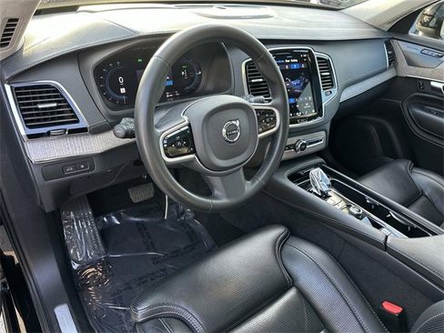 Used 2023 Volvo XC90 T8 Ultimate w/ Lounge Package image 9
