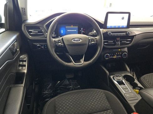 Used 2025 Ford Escape Active AWD/4WD image 18
