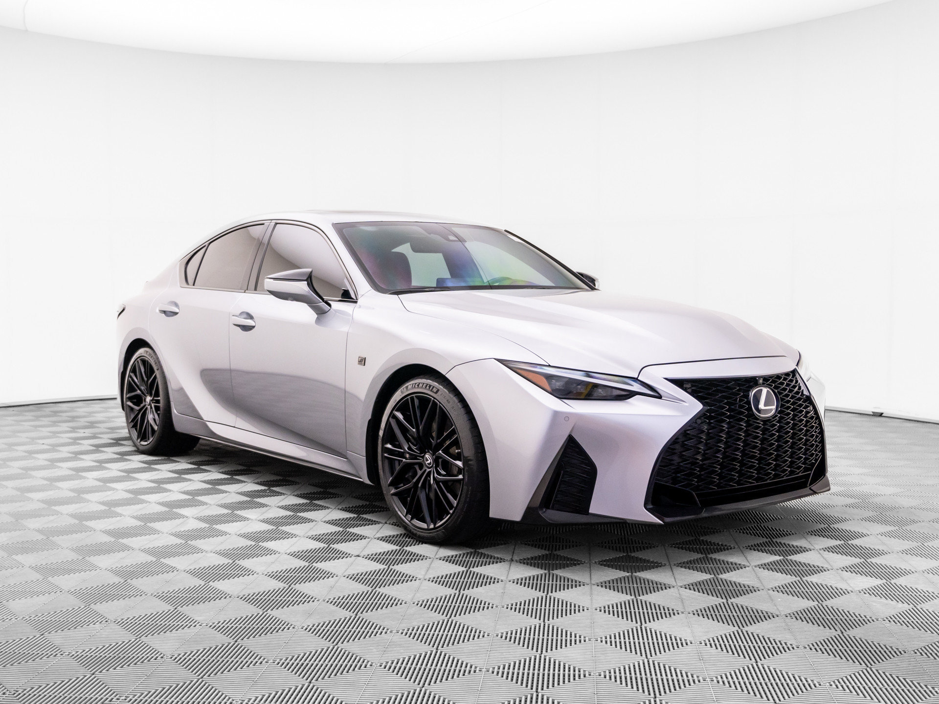 Used 2022 Lexus IS 500 RWD image 7