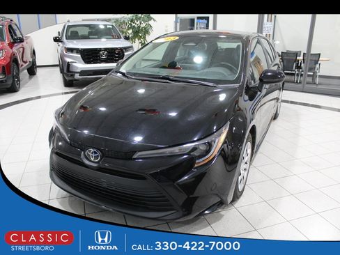 Used 2023 Toyota Corolla LE image 1