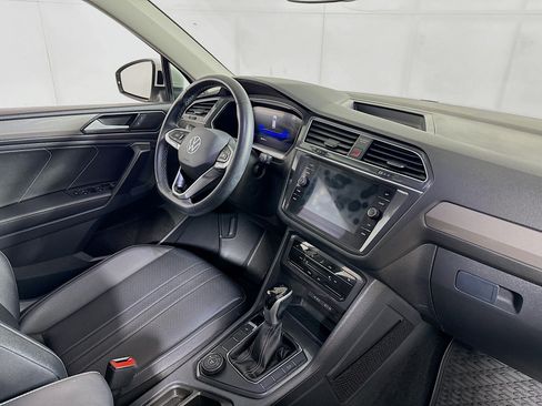 Used 2023 Volkswagen Tiguan SE w/ Panoramic Sunroof Package AWD/4WD image 29