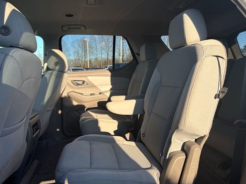 Used 2020 Chevrolet Traverse LT image 14