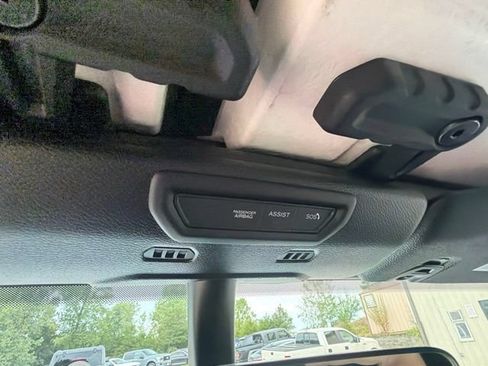 Used 2023 Jeep Wrangler Unlimited Sahara w/ Cold Weather Group AWD/4WD image 28