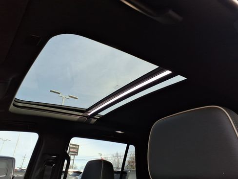 Certified 2022 GMC Yukon SLT w/ SLT Premium Package image 15