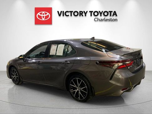 Used 2023 Toyota Camry SE w/ Blackout Package (TMS) image 3