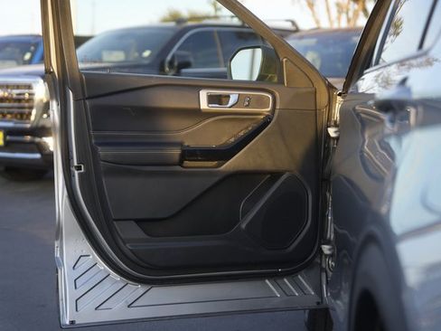 Used 2022 Ford Explorer XLT w/ Equipment Group 202A image 29