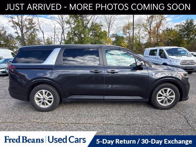 Used 2024 Kia Carnival LX FWD image 11