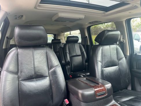 Used 2008 GMC Yukon XL Denali AWD/4WD image 40
