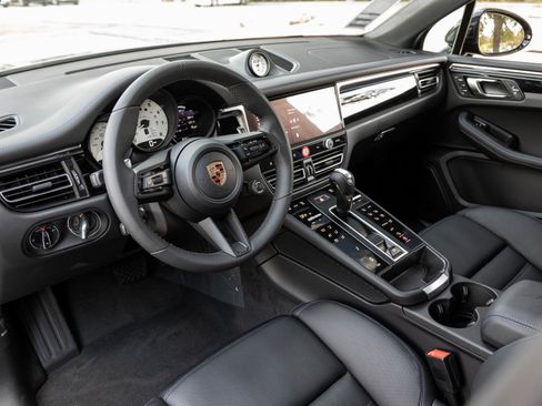 Used 2026 Porsche Macan S image 4