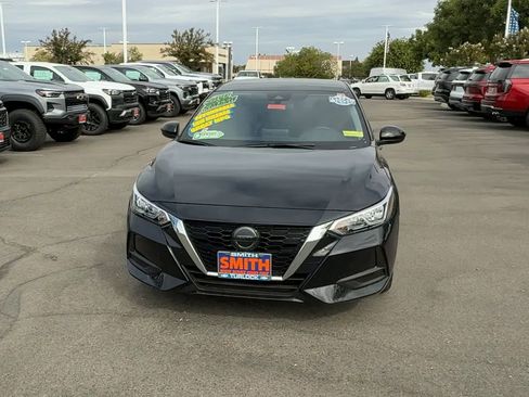 Used 2022 Nissan Sentra SV image 2