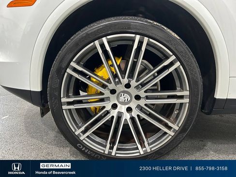 Used 2017 Porsche Cayenne AWD/4WD image 13