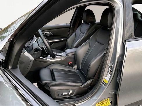 Used 2023 BMW 330i xDrive 330i xDrive w/ Driving Assistance Package image 15