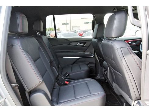 Used 2024 Chevrolet Traverse Z71 AWD/4WD image 9
