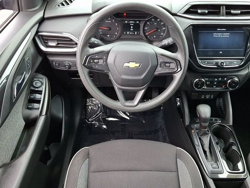 Used 2023 Chevrolet TrailBlazer LT w/ Convenience Package AWD/4WD image 12