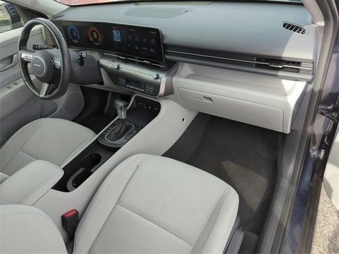 Used 2024 Hyundai Kona SEL image 15