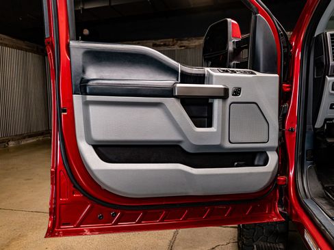 Used 2022 Ford F450 Limited w/ FX4 Off-Road Package image 30