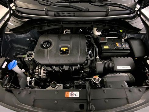 Used 2025 Kia Soul LX w/ LX Technology Package FWD image 10