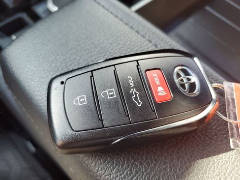 Used 2025 Toyota Tundra Limited image 28