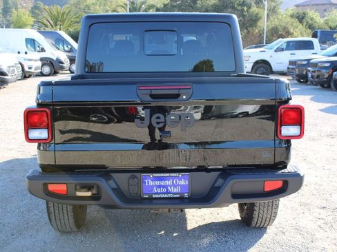 New 2026 Jeep Gladiator Sport AWD/4WD image 5