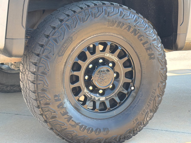 Used 2025 GMC Sierra 2500 AT4X w/ AT4X AEV Edition AWD/4WD image 10